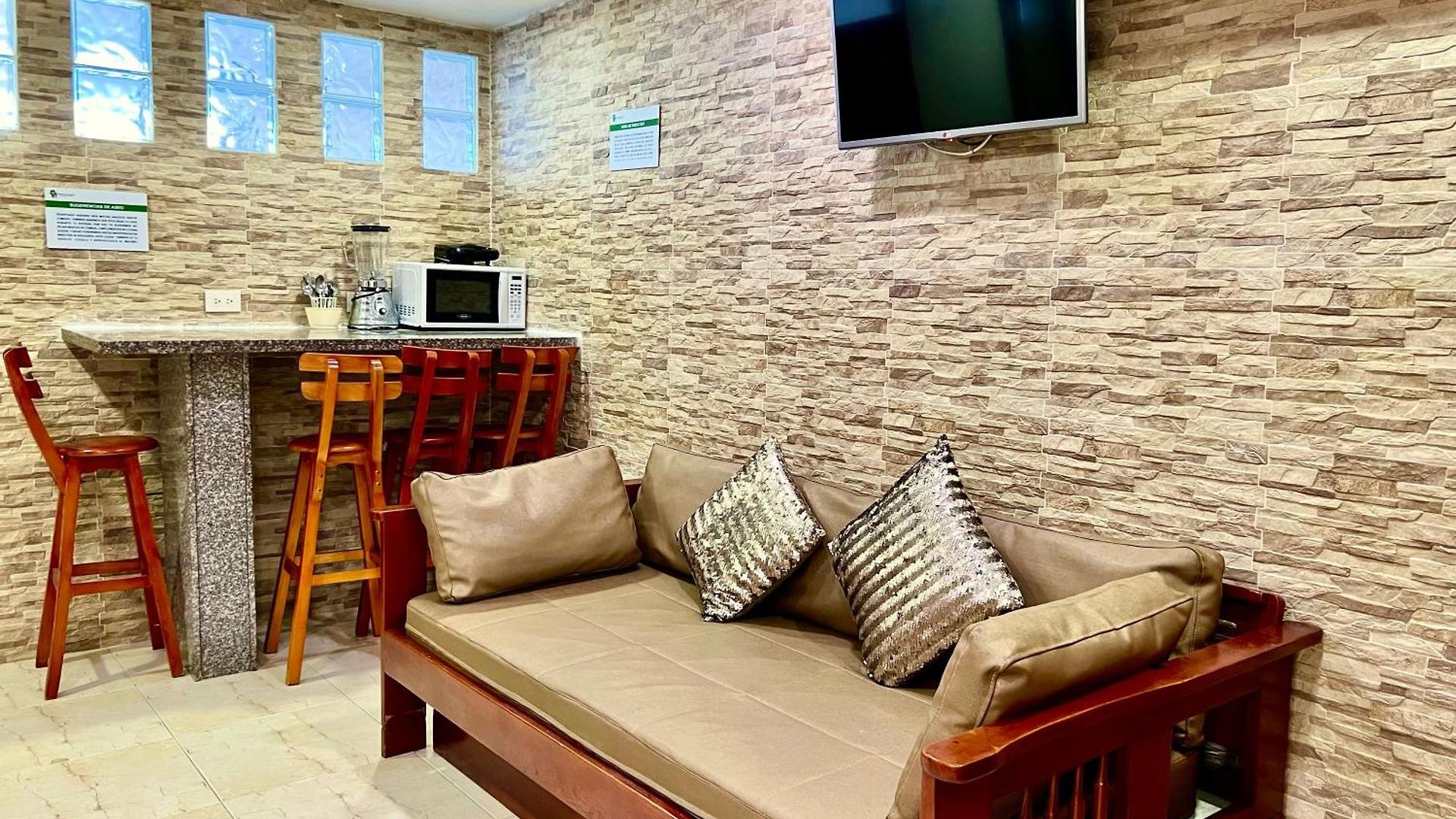 Pyensa Apartahotel